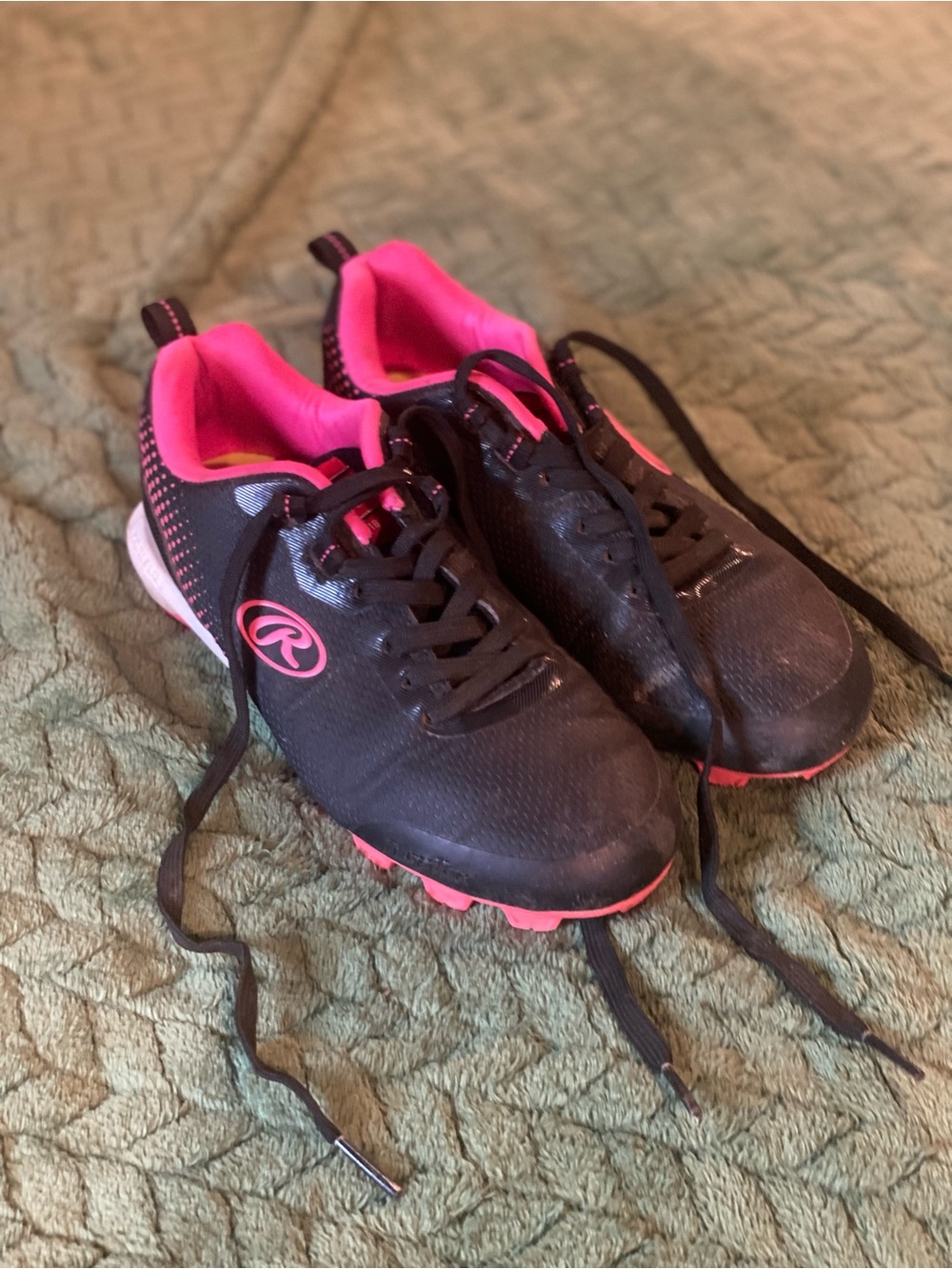 Rawlings Athletic Shoes in Black & Pink